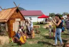 На Урале стремительно растет популярность агротуризма с физическим трудом
