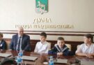 В Думе города Владивостока состоялось награждение талантливых и активных школьников
